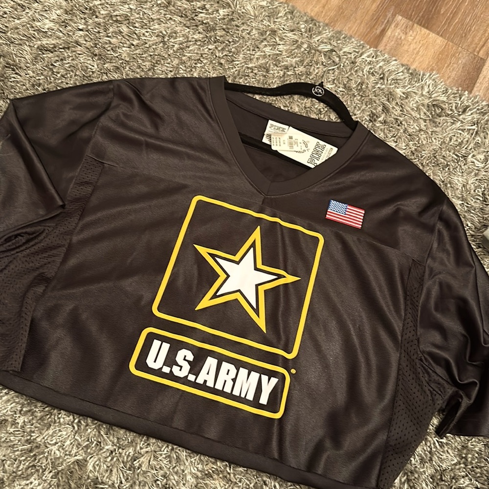 NWT US Army crop top.  Pink by Victoria Secret Collegiate Collection size Large